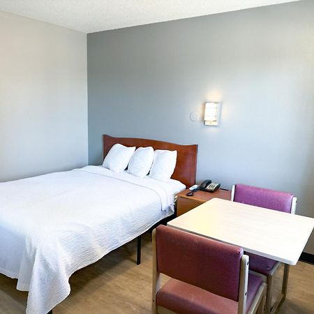 Super 7 Motel Coralville Eksteriør bilde