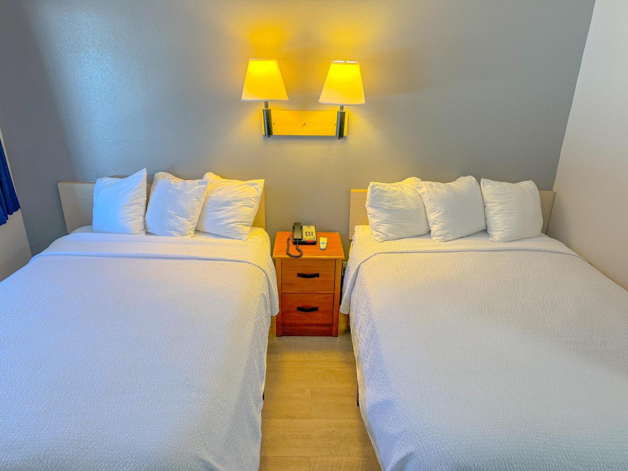 Super 7 Motel Coralville Eksteriør bilde