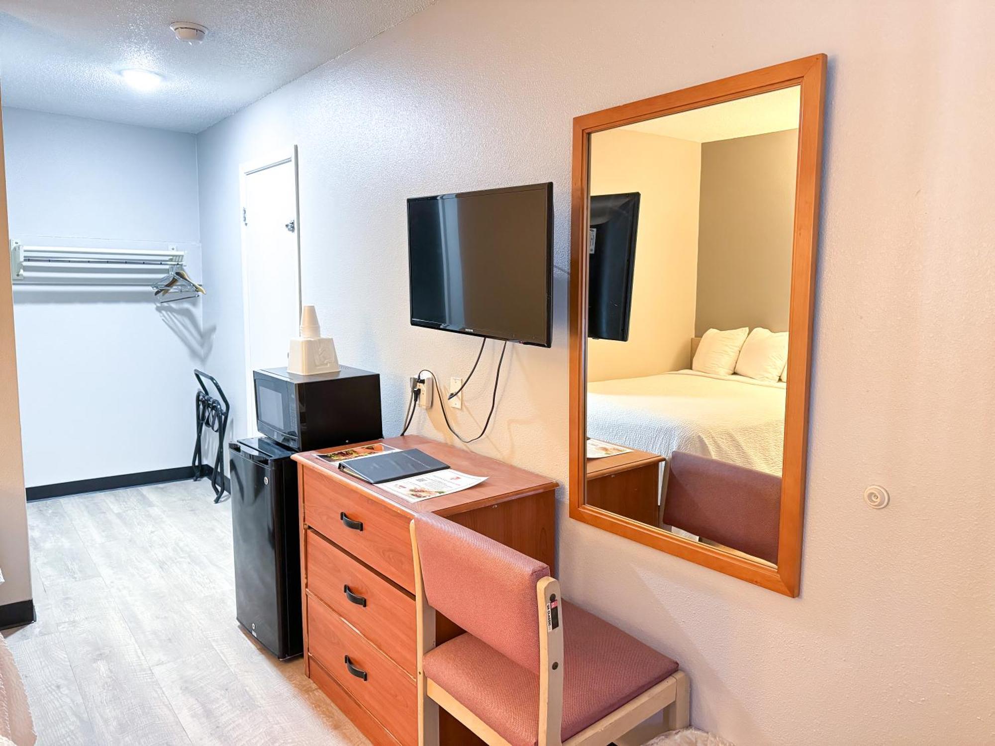 Super 7 Motel Coralville Eksteriør bilde