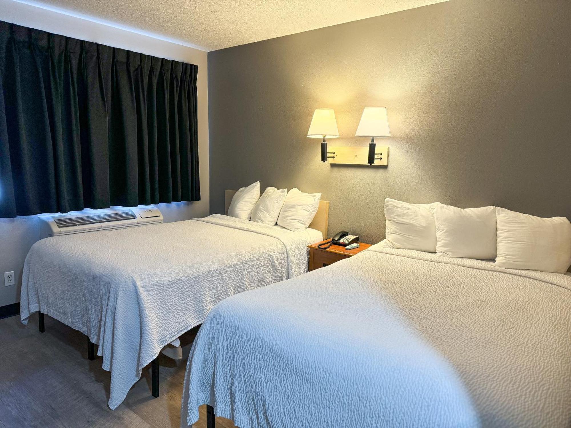 Super 7 Motel Coralville Eksteriør bilde