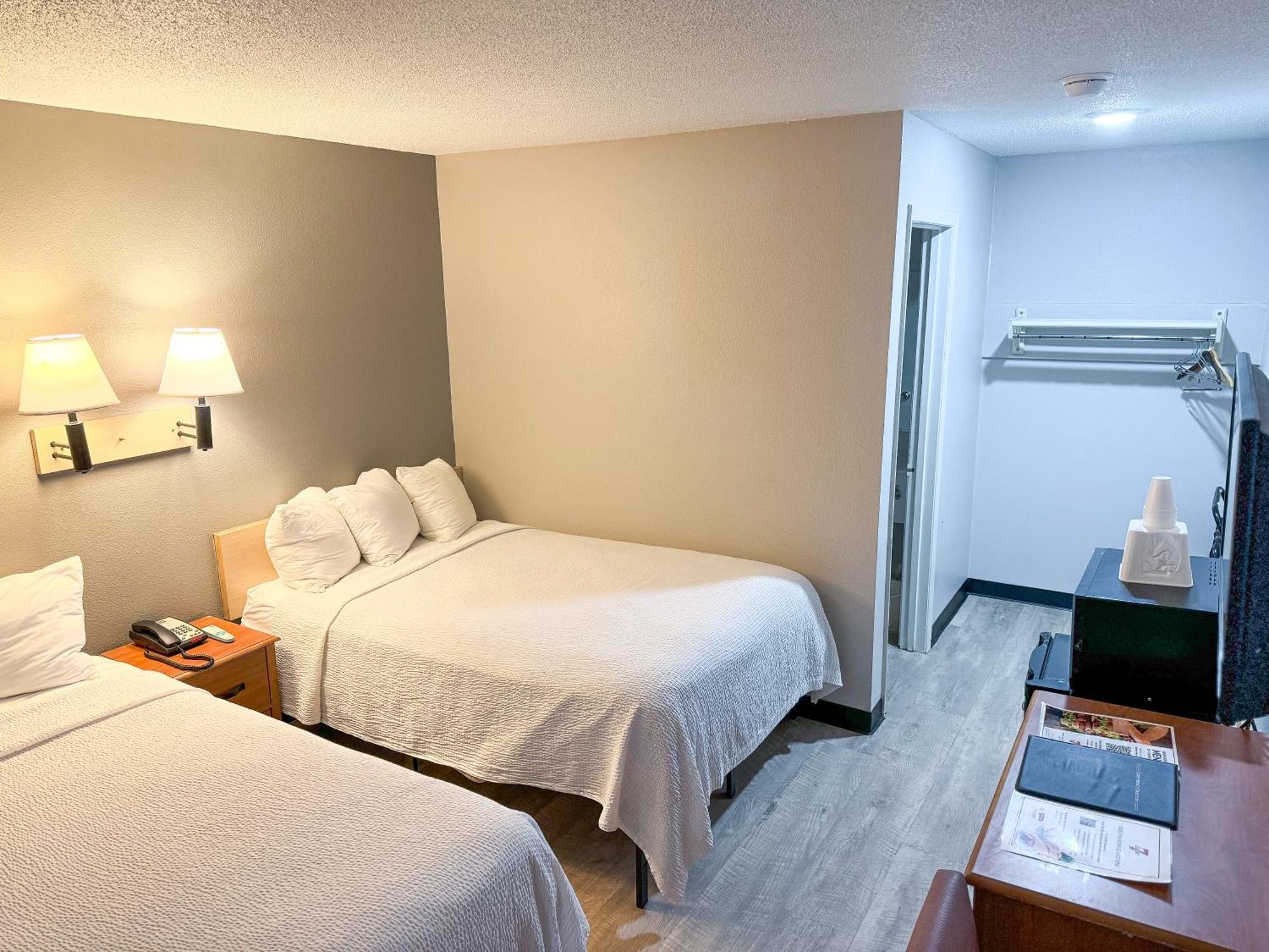 Super 7 Motel Coralville Eksteriør bilde